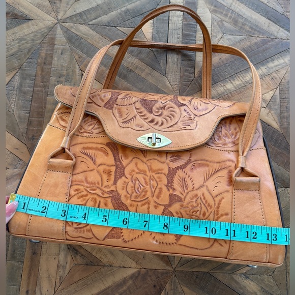 Large Vintage 70s Tooled Leather Handbag - Picture 9 of 10